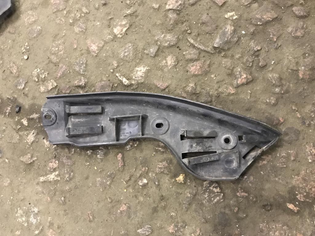 Volkswagen Touareg 7L 2007-2010 для Кронштейн заднего бампера правый