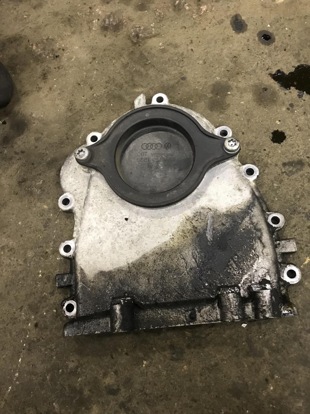Audi A6 (C6 4F) Allroad quattro 2005-2012 для Крышка ГБЦ задняя