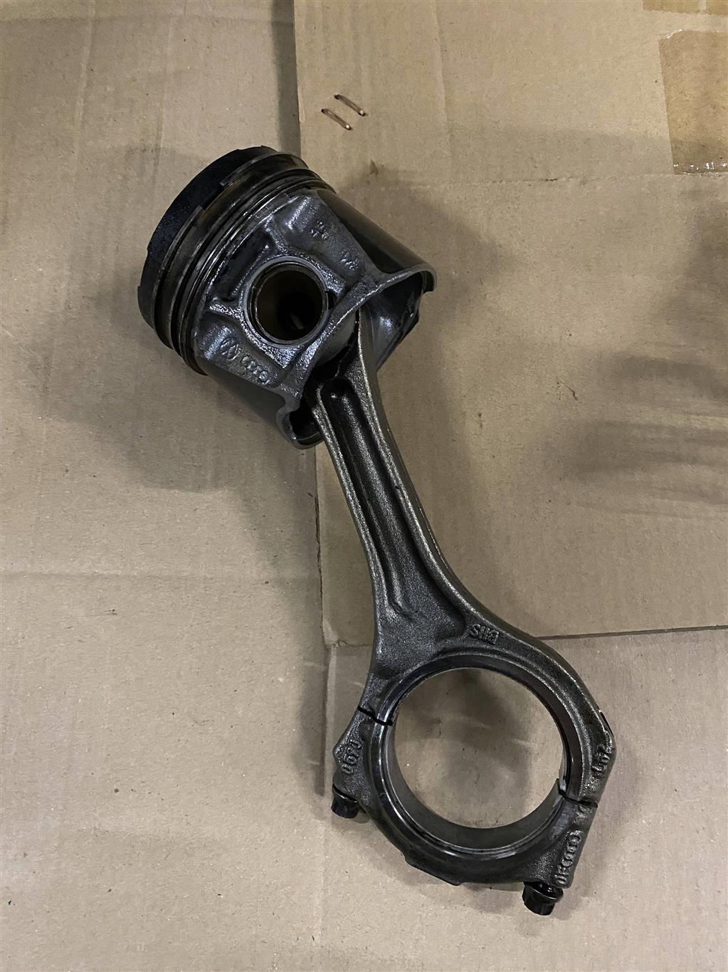 Audi A6 (C5) 1997-2001 для Поршень с шатуном