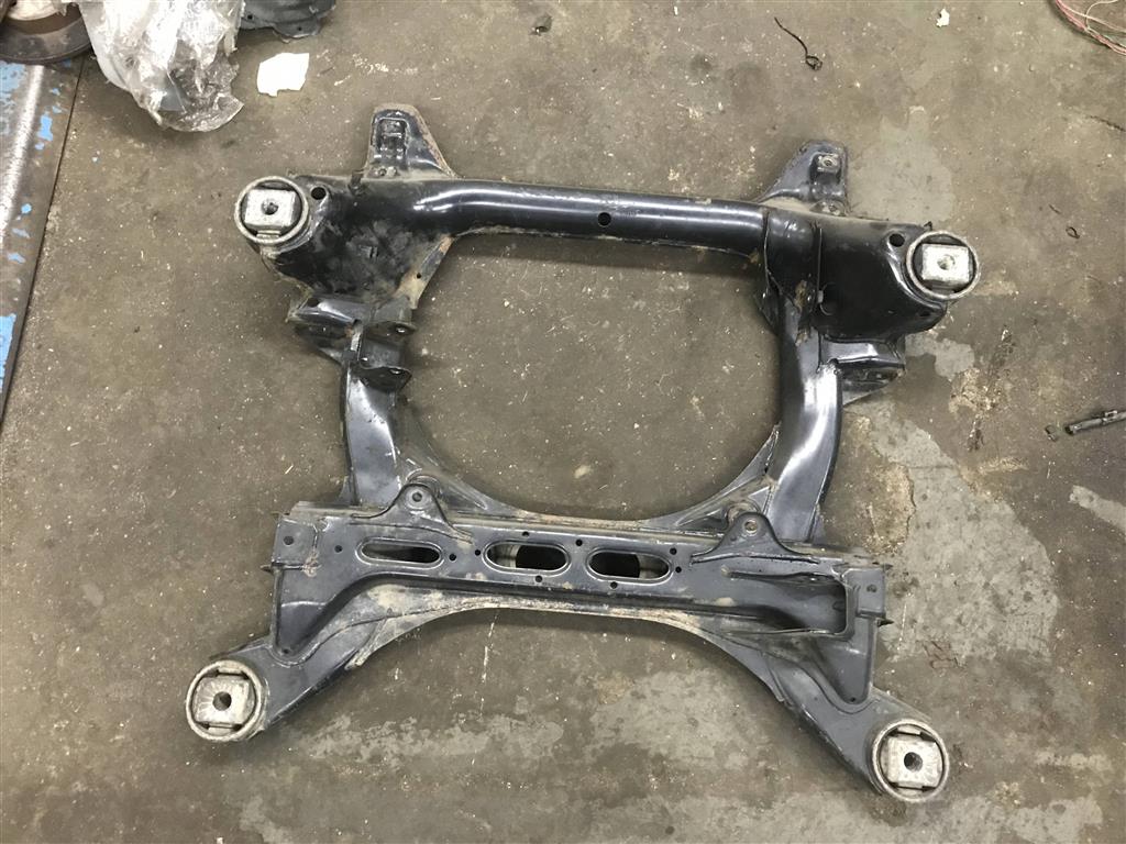 Volkswagen Touareg 7L 2007-2010 для Подрамник двигателя