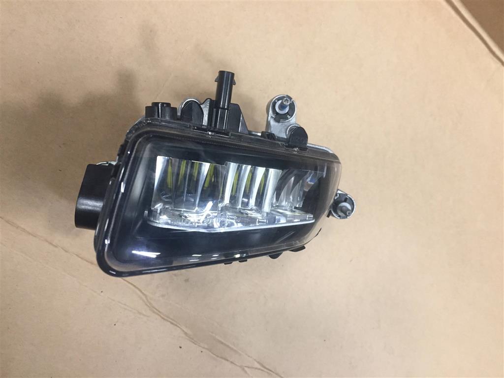 Volkswagen Phaeton 2010-2016 рестайлинг для Фара противотуманная правая