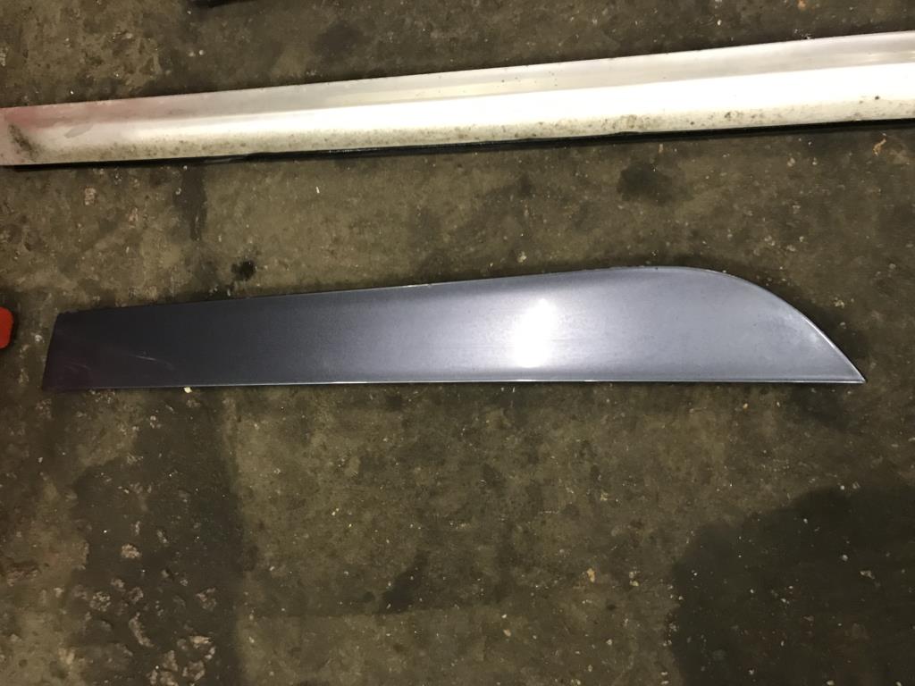 Audi A6 (C6 4F) 2005-2008 для молдинг двери