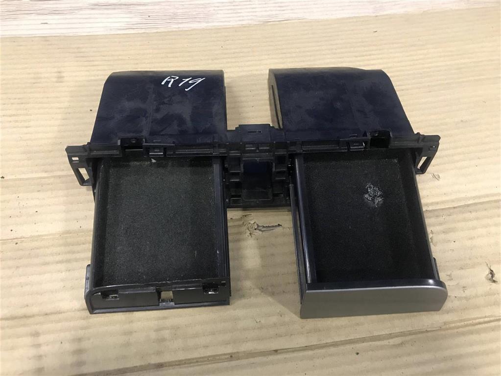 Volkswagen Passat (B6) 2005-2010 для Вещевое отделение