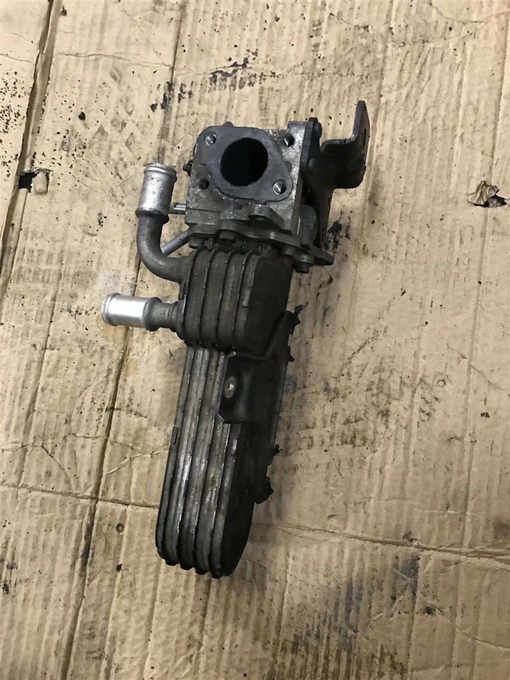 Volkswagen Touareg 7L 2002-2006 для Радиатор системы EGR