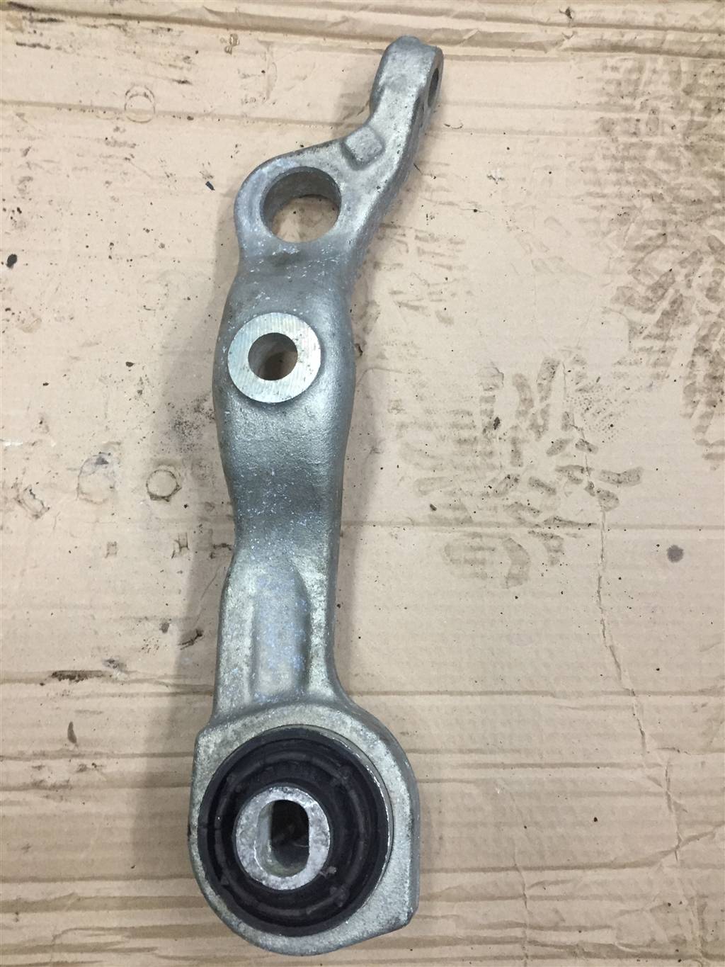 Mercedes-Benz SL V R230 (2008-2011 рестайлинг) для Рычаг передний нижний правый