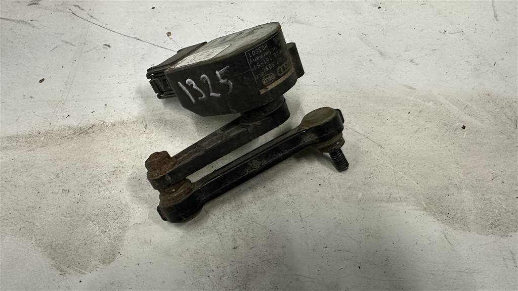 Audi Q7 (4L)  2005 - 2009 для Датчик дорожного просвета