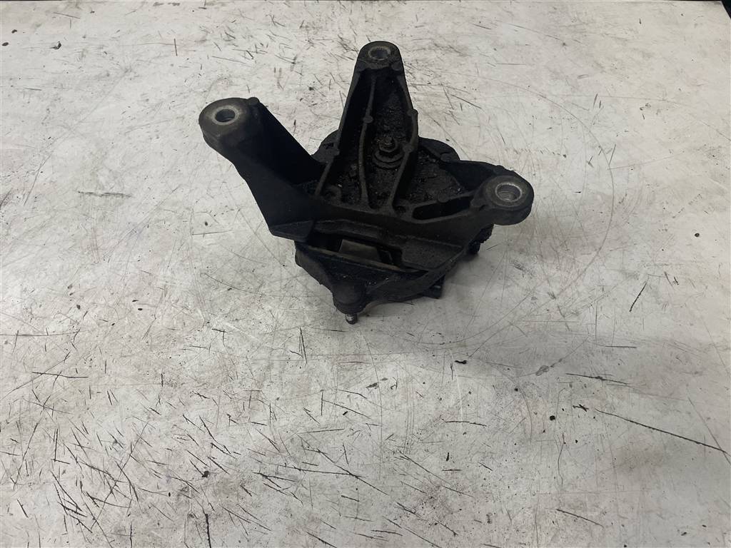 Audi A4 (B8) 2007-2012 для Опора КПП