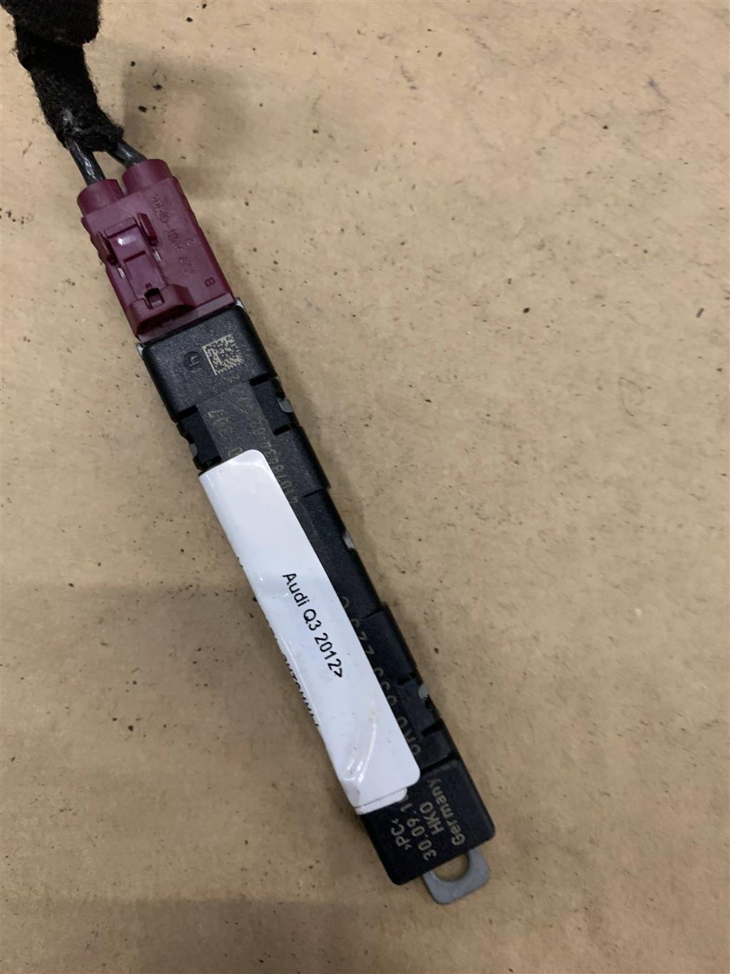 Audi Q3 (8U) 2011-2014 для Усилитель антенны