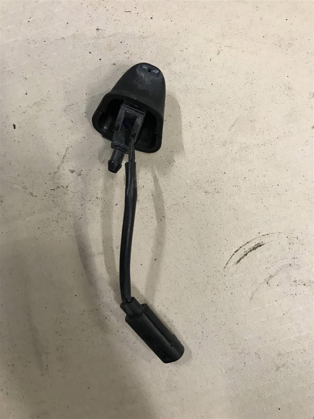 BMW 3 E90 для Форсунка омывателя лобового стекла