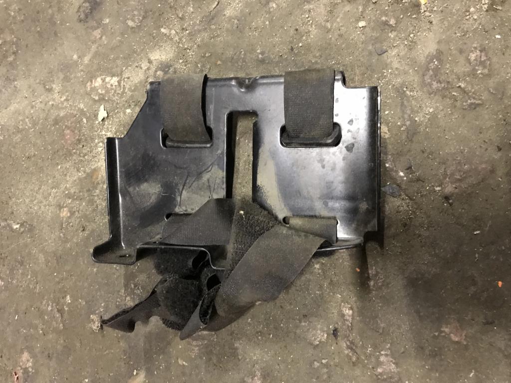 Audi Q7 (4L)  2005 - 2009 для Кронштейн держатель в багажник