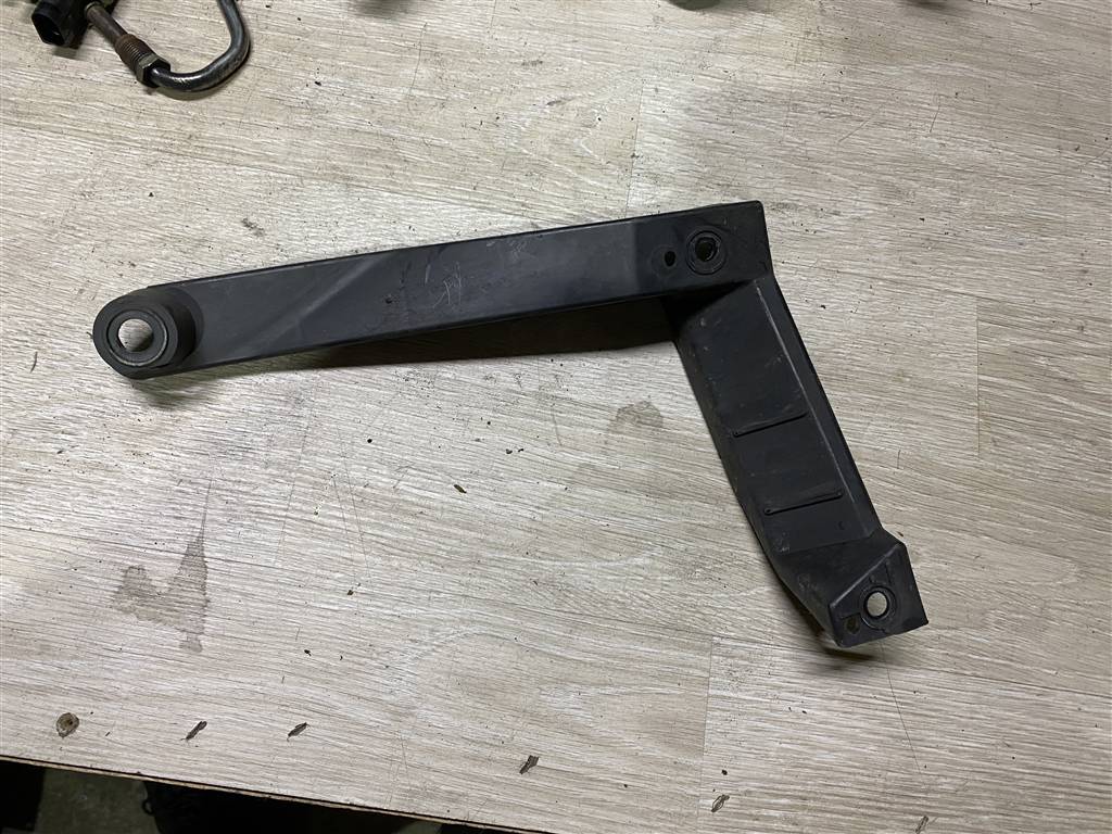 Volkswagen Touareg 7L 2007-2010 для Кронштейн бампера