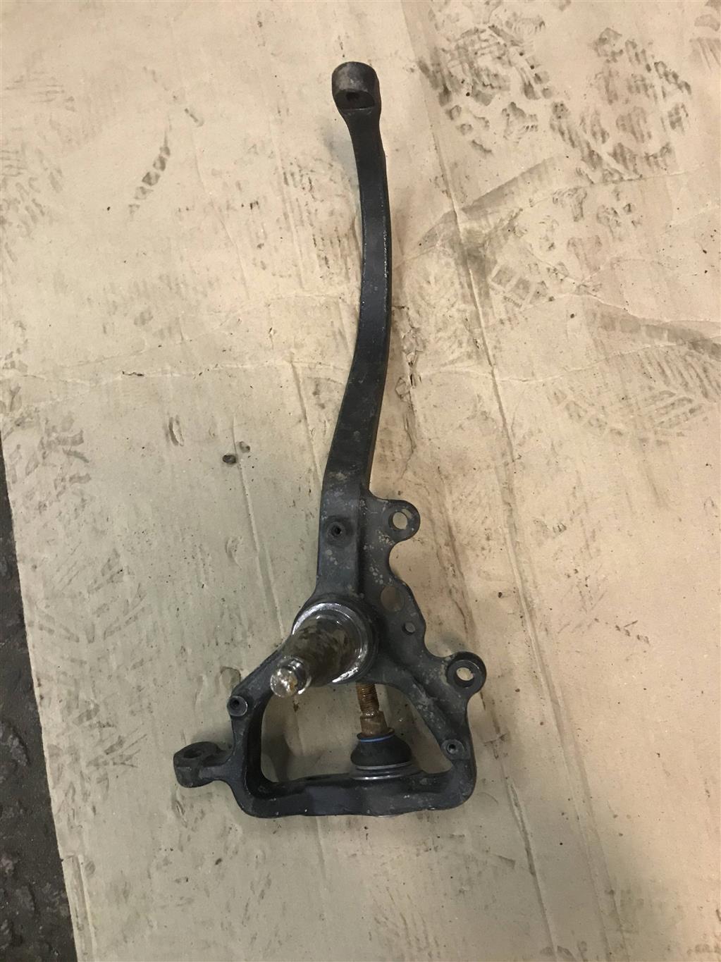 Mercedes-Benz W220 S-Klasse S220 1998-2005 для Кулак поворотный передний левый