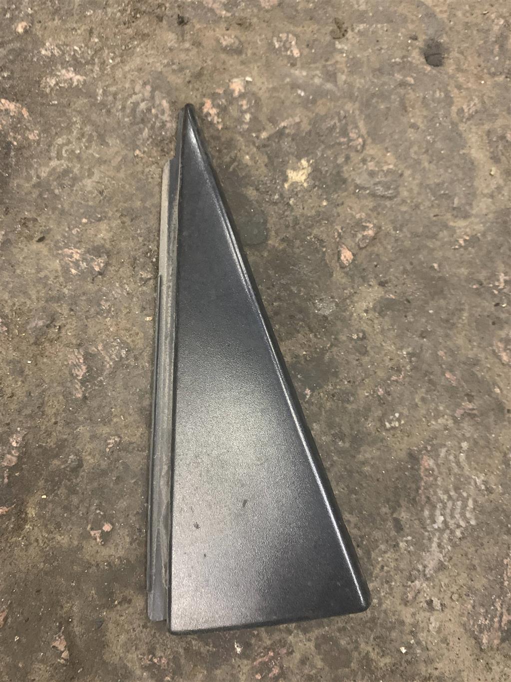 Volkswagen Passat (B3) 1988-1993 для Накладка двери задней правой