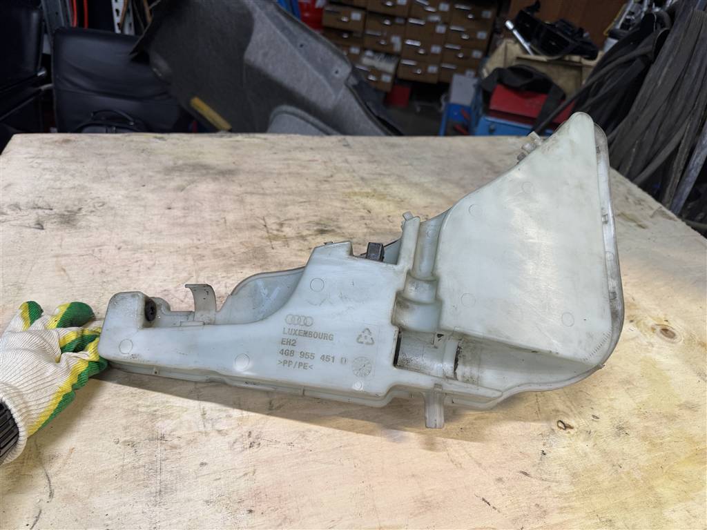 Audi A6 C7 для Бачок омывателя лобового стекла