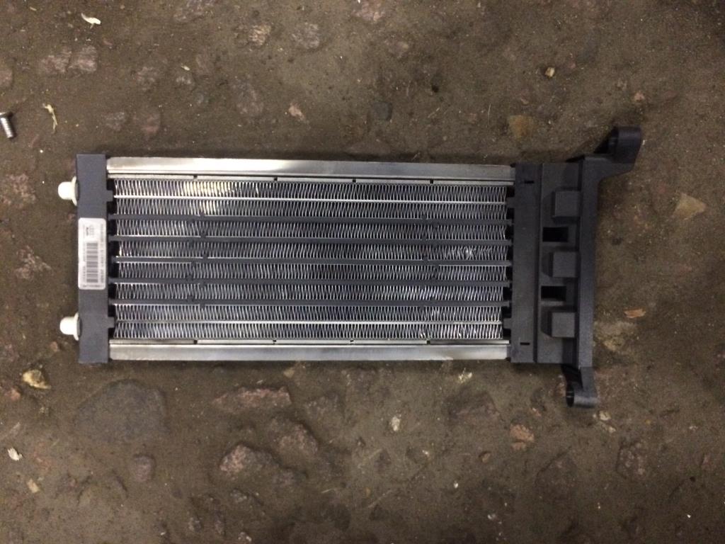 Audi A6 (C6 4F) 2005-2008 для Радиатор отопителя (ЭЛЕКТРИЧЕСКИЙ)