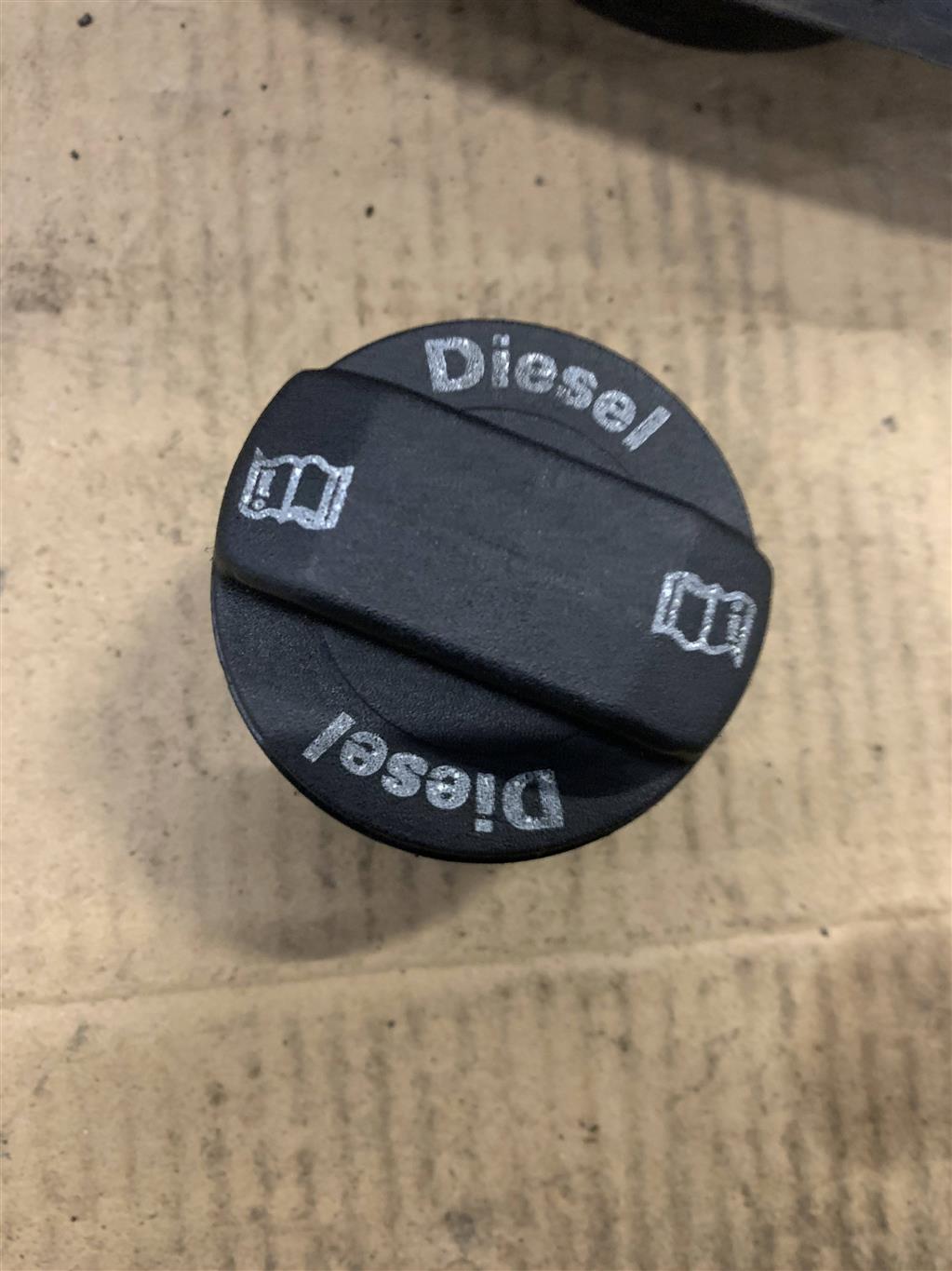 Audi A6 (C6 4F) 2005-2008 для Крышка топливного бака