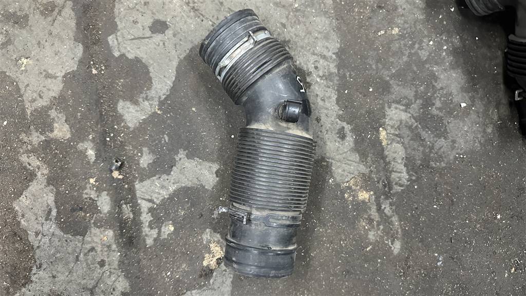 Audi Q7 (4L)  2005 - 2009 для Фланец воздуховода