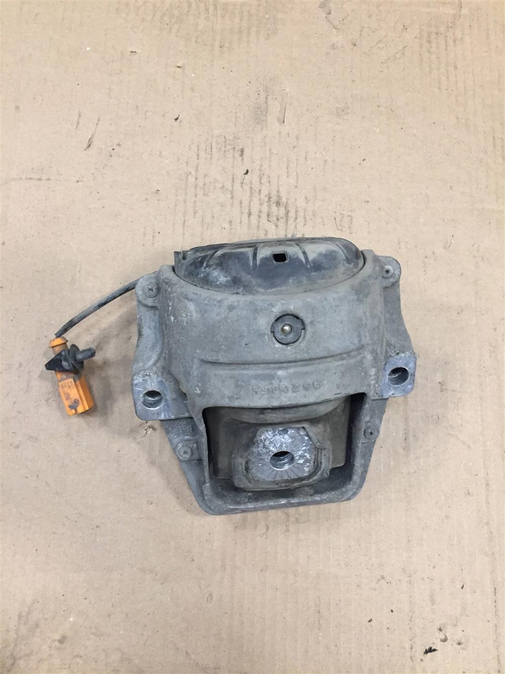 Audi A5/S5 Sportback (8T) 2007-2011 для Опора двигателя