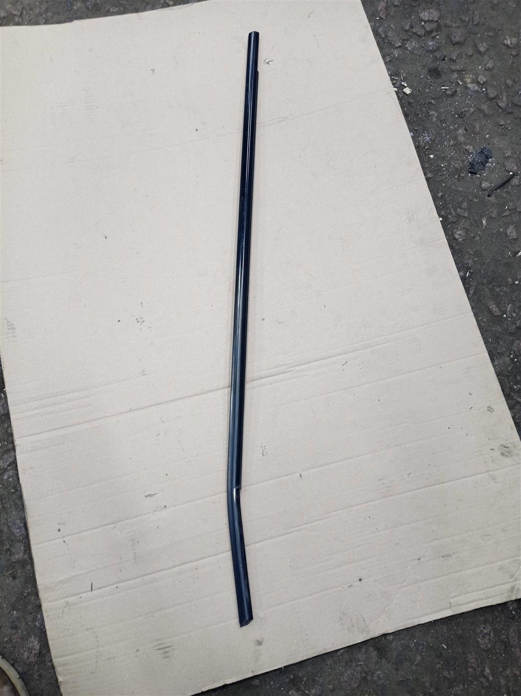 BMW X6 E71 2008-2014 для Молдинг стекла двери передней правой