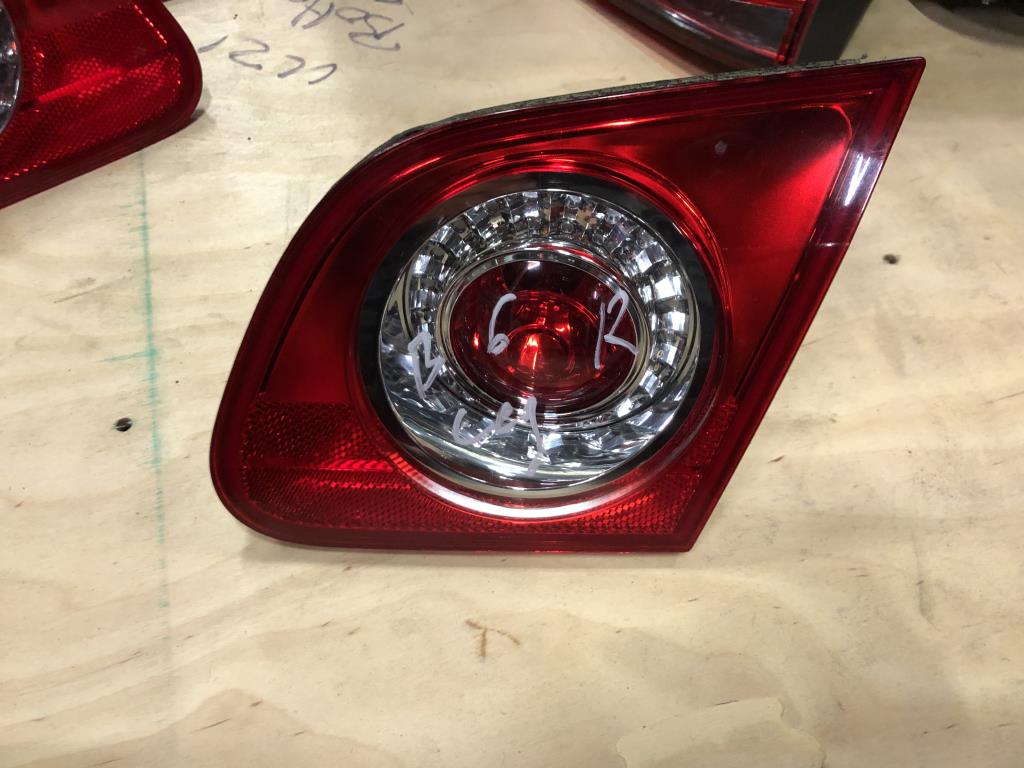 Volkswagen Passat (B6) 2005-2010 для Фонарь задний внутренний правый