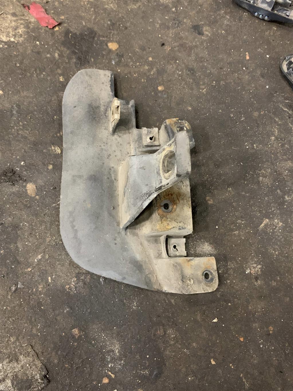 Audi Q7 (4L)  2005 - 2009 для Брызговик задний