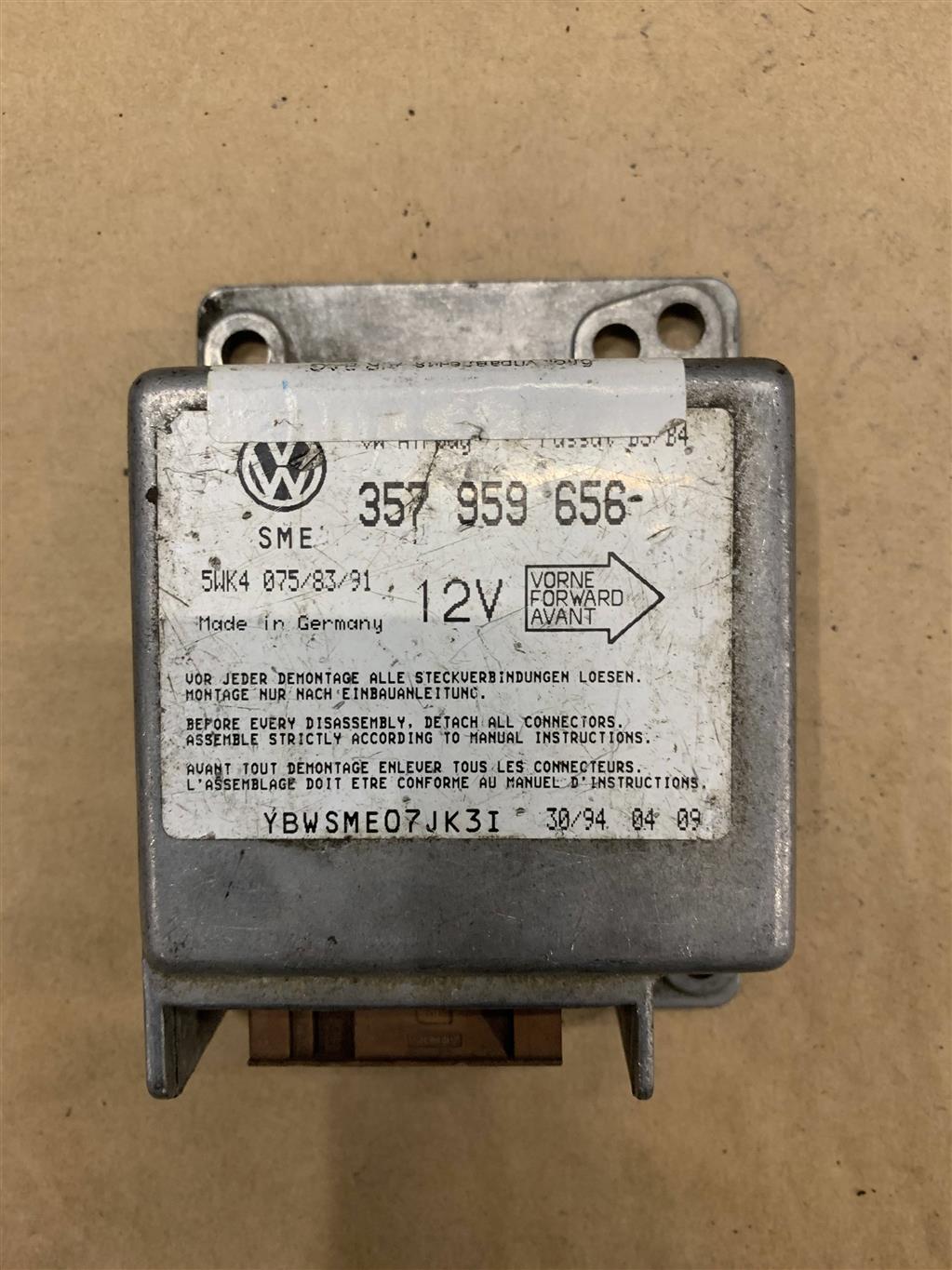 Volkswagen Passat (B4) 1994-1996 для Блок управления AIR BAG