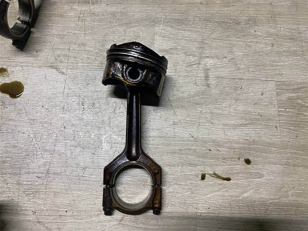 BMW 5-серия F10/F11 2009> для Поршень с шатуном