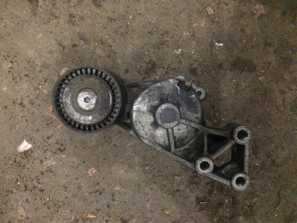 Volkswagen Transporter T5 2003-2009 для Натяжитель ремня