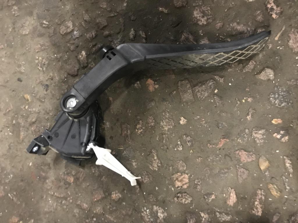 Volkswagen Touareg 7L 2007-2010 для Педаль газа