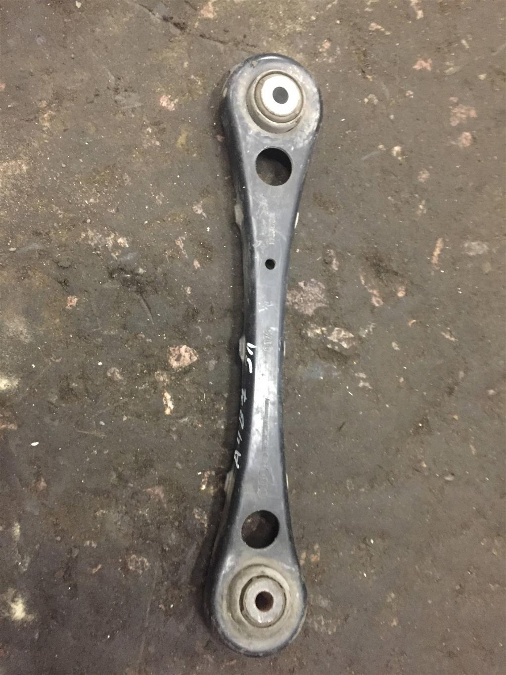 Audi A4 (B7) 2005-2007 для Рычаг задний