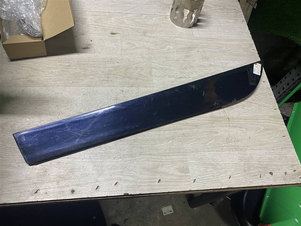 Audi A6 (C6 4F) 2005-2008 для молдинг двери