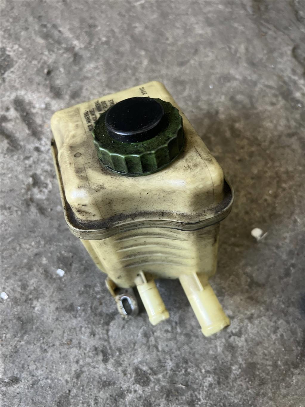 Volkswagen Touareg 7L 2002-2006 для Бачок гидроусилителя