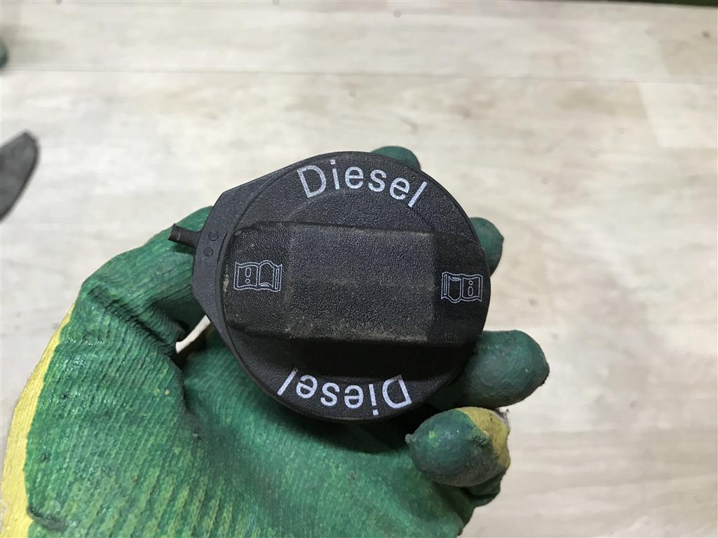 Skoda Superb 2008-2015 для Крышка топливного бака