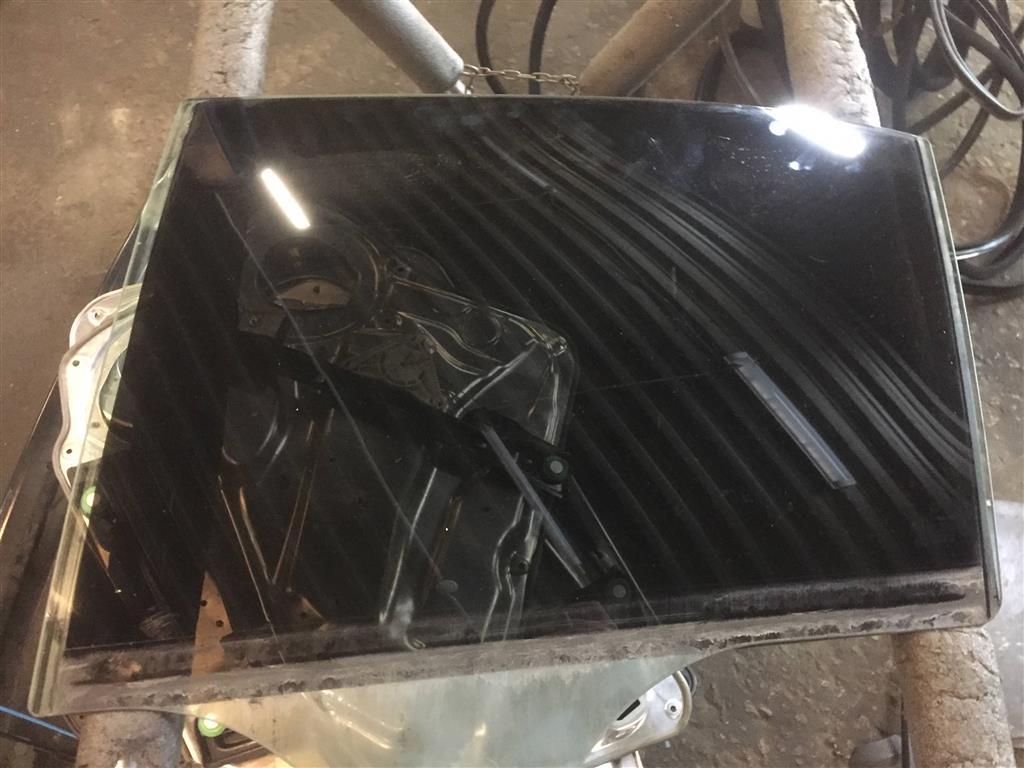 Mercedes-Benz W204 C-classe 2011-2015 рестайлинг для Стекло двери задней левой