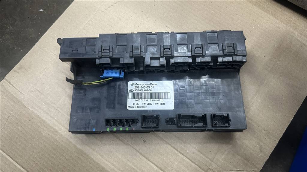 Mercedes-Benz W209 CLK coupe 2000-2005 для Блок предохранителей