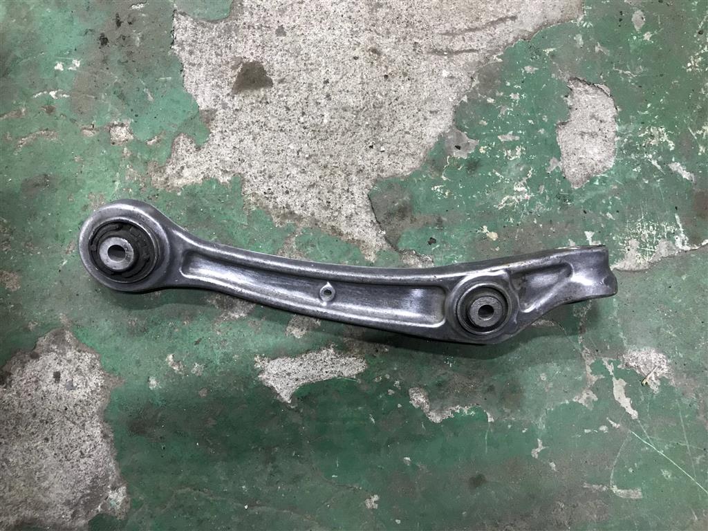 Audi A7 (4G) 2010-2014 для Рычаг передний нижний правый