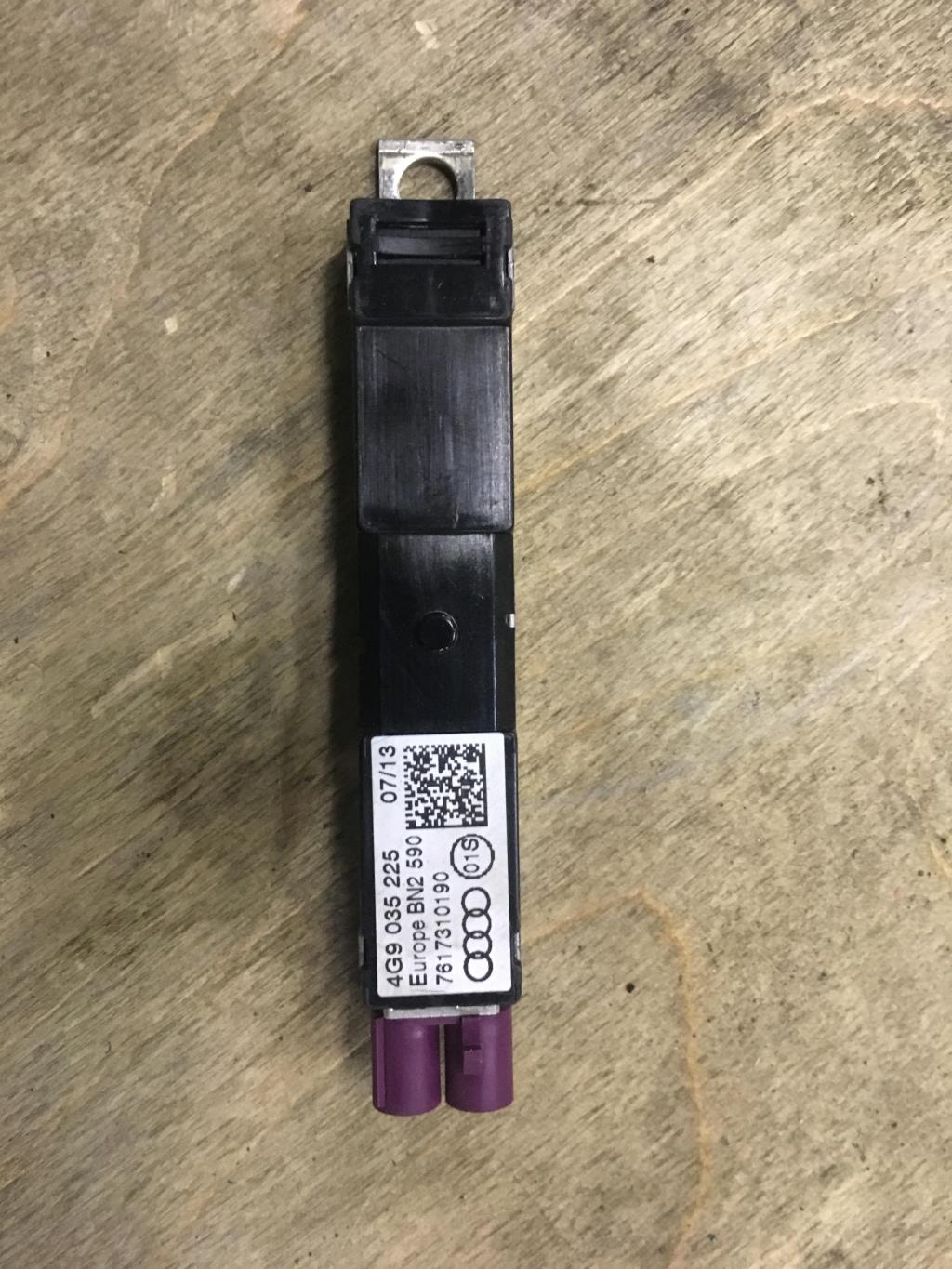 Audi A6 (C7 4G) Allroad quattro 2012-2014 для Усилитель антенны