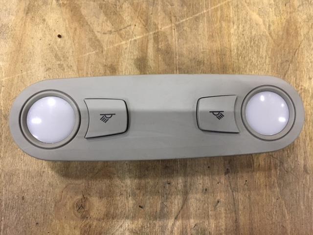 Audi A4 (B8) 2007-2012 для Плафон салонный