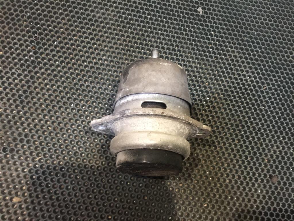 Porsche  Cayenne 958 2010-2014 для Опора двигателя