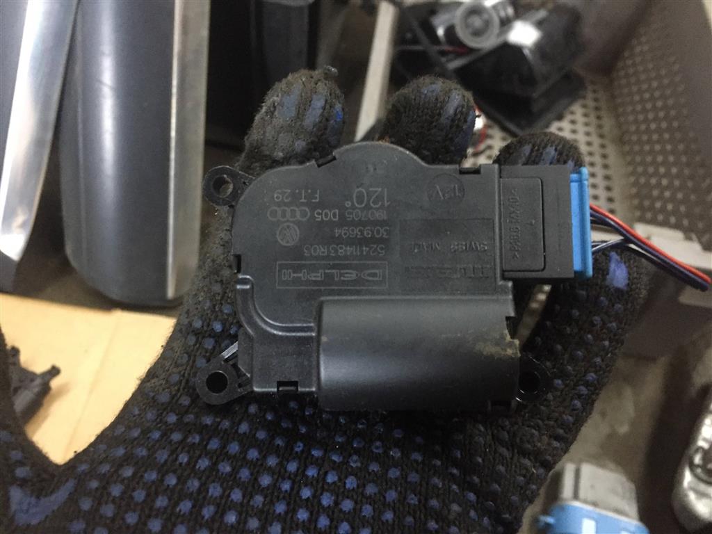 Volkswagen Touareg 7L 2002-2006 для Мотор заслонки печки