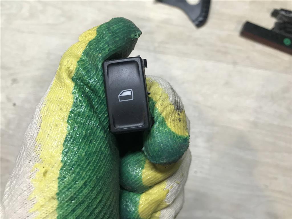 Skoda Octavia A7 для Кнопка стеклоподъемника