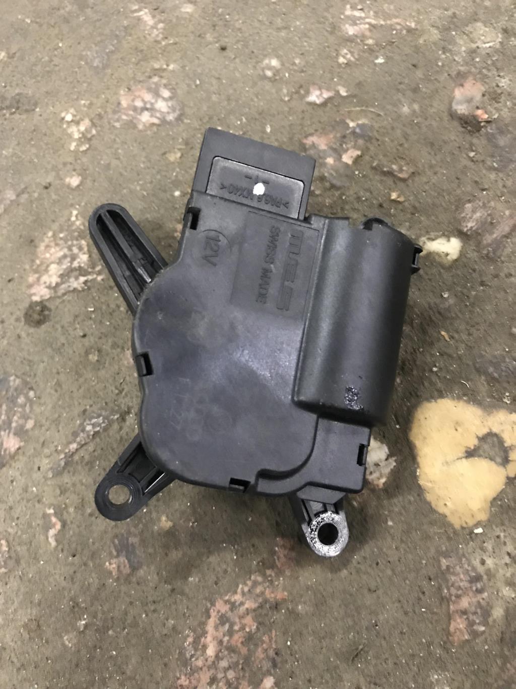 Audi Q7 (4L)  2005 - 2009 для Мотор заслонки печки