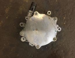 Насос вакуумный для Mercedes-Benz W204 C-classe 2011-2015 рестайлинг  запчасти бу