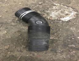 Патрубок для Audi Q7 (4L)  2005 - 2009  запчасти бу