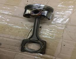 Поршень с шатуном для Honda Civic 4D 2006-2012  запчасти бу