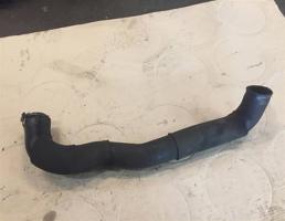 Патрубок интеркулера для Land Rover Range Rover Sport L320 2005-  запчасти бу