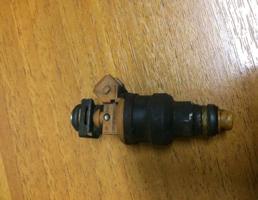 Форсунка бензиновая для Volkswagen Golf II/Jetta II 1983-1992  запчасти бу