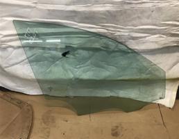 Стекло двери передней правой для Mercedes-Benz W205 C-classe 2014-2018  запчасти бу