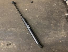 Амортизатор капота для Audi Q7 (4L)  2005 - 2009  запчасти бу