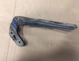Петля капота правая для Audi A6 (C6 4F) 2005-2008  запчасти бу